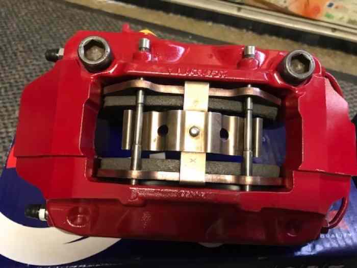 disques AP sur bol 312 mm + etriers brembo 4 pistons mégane RS 2 3