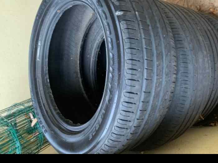 Vends pneus Pirelli Scorpio occasion 235/55/R17/99V