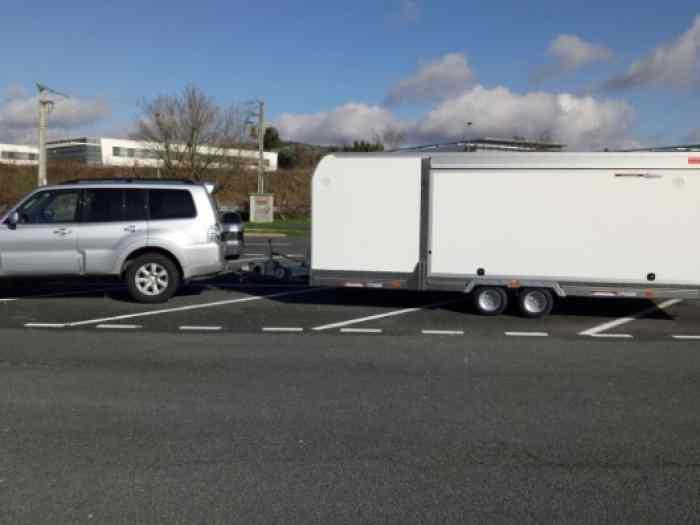 REMORQUE PORTE VOITURE FERMÉE