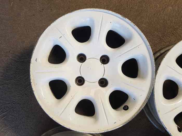 Lot de 4 jantes Toulouse Saxo VTS en 14 blanche 4