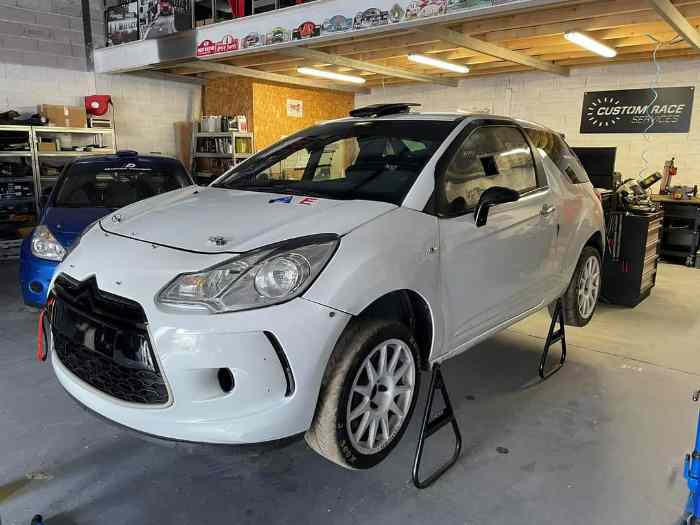 Location CITROËN DS3 R3