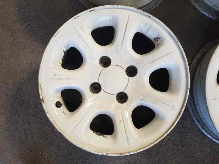 Lot de 4 jantes Toulouse Saxo VTS en 14 blanche 1