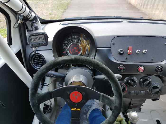 Abarth 500/ 595/695 assetto corse à saisir unique 1