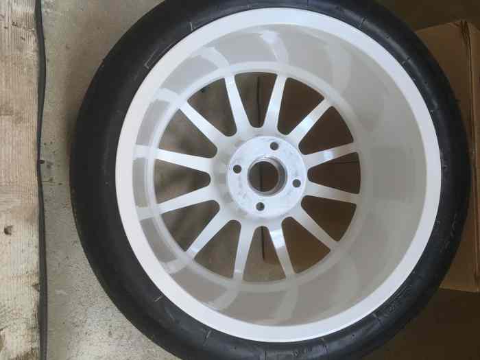 5 JANTES TEAM DYNAMICS 17X8.0 / 4X108 NEUVES / PNEUS SLICKS 2