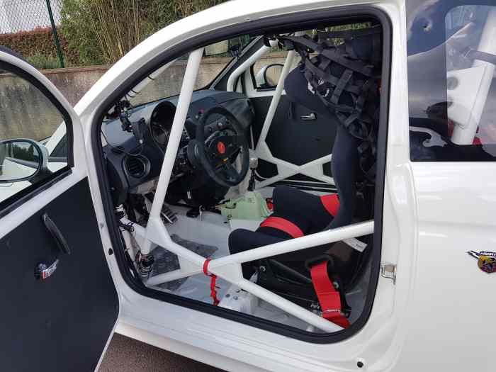 Abarth 500/ 595/695 assetto corse à saisir unique 2