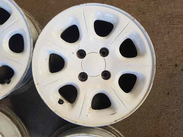Lot de 4 jantes Toulouse Saxo VTS en 14 blanche 3