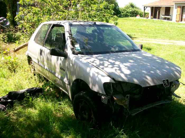 Caisse Peugeot 106 trois portes phase II 1