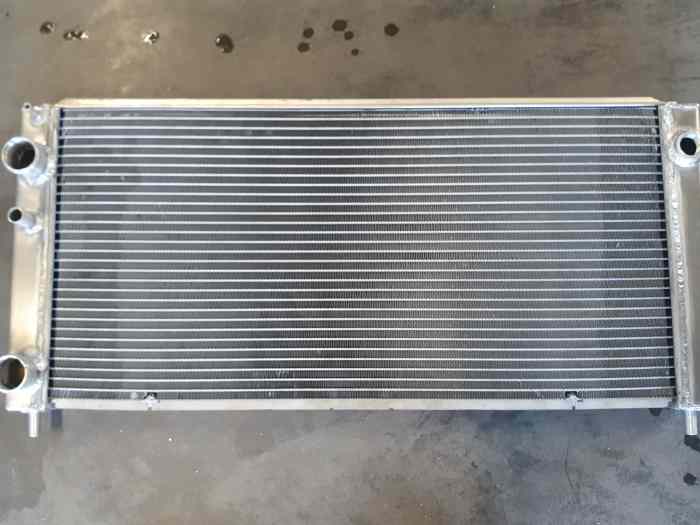 Radiateur alu Clio 3 f2000.