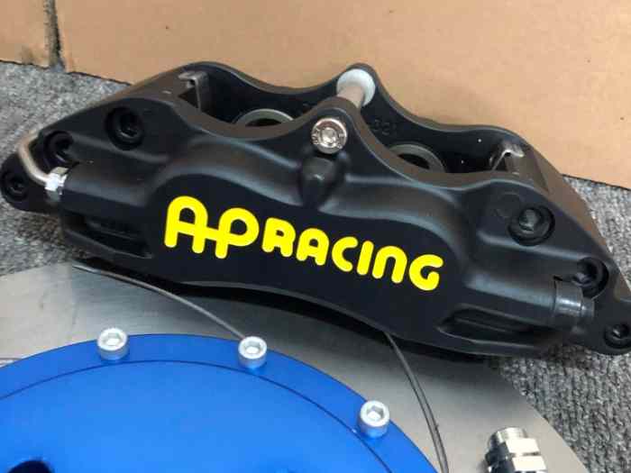 KIT FREINAGE SUR MESURE AP RACING ALCON BREMBO. 0