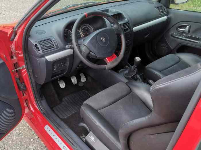 Clio 2 rs trophy 182 3