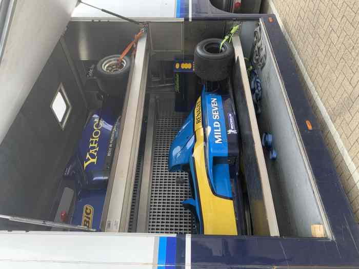 a vendre ensemble complet camion et remorque pour 6 voitures 3