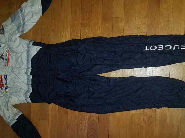 Vends combinaison Peugeot Sport Sparco Taille 52