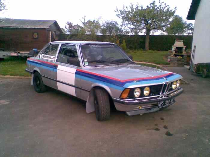 BMW 323 i