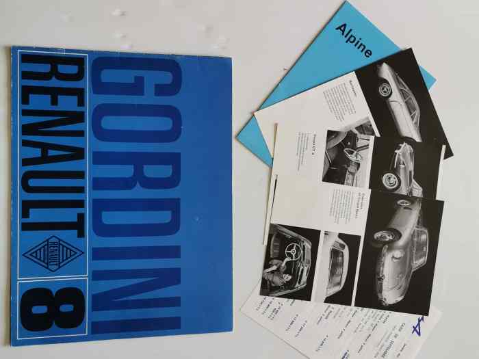 CACHE CENTRAL VOLANT R8 GORDINI + LIVRETS 1