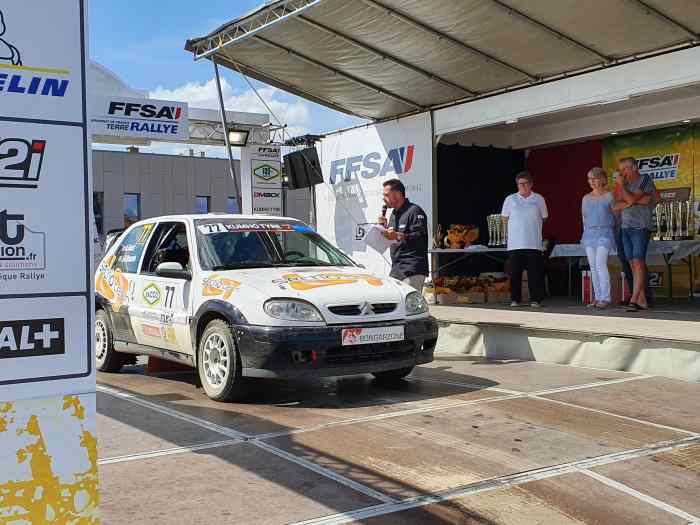 Vends saxo t4
