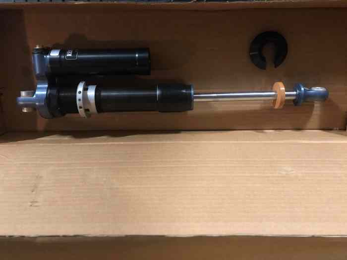 amortisseurs arrières BOS neufs CLIO S1600 VENDUS 5