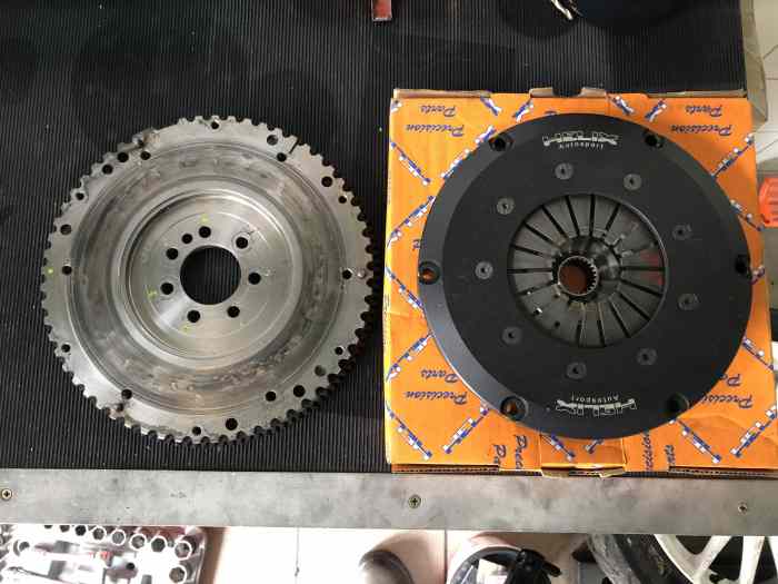 volant moteur + embrayage F7R 1