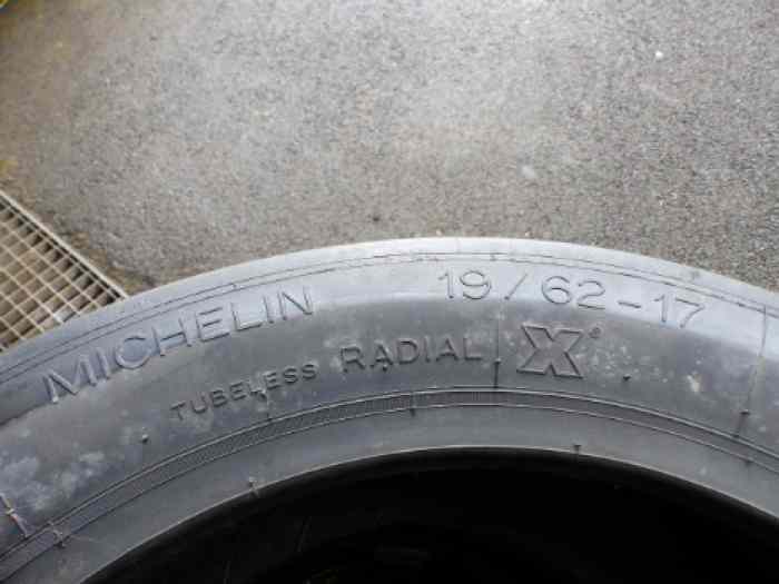 vds 4 pneus neufs racing michelin 19/62/17 1