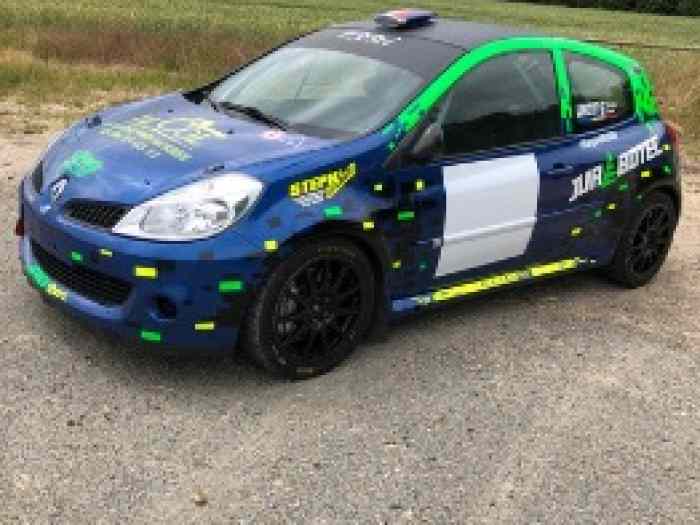 Très belle clio r3 access – photo 1 sur 6