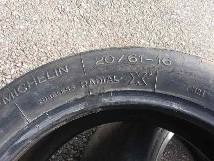 Pneus Michelin Compétition 16 pouces 1