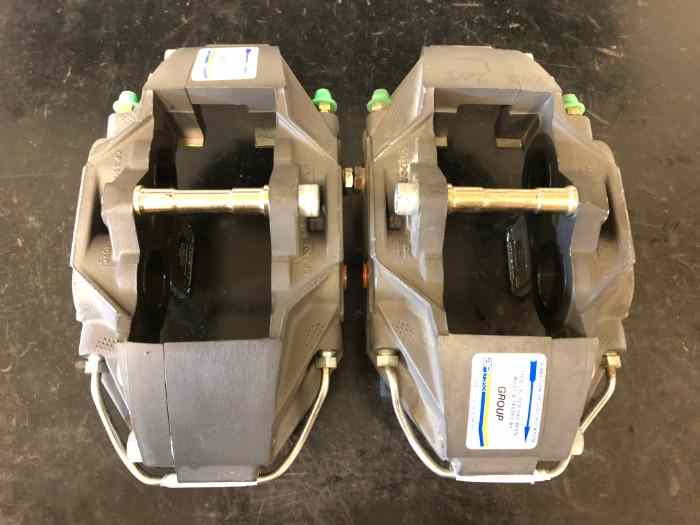 RARE 2 ÉTRIERS AP RACING CP3307 NEUFS 1