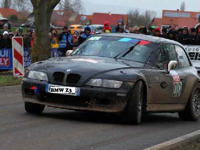 BMW Z3 3.0 ex circuit. Modifiée pour le rallye. 0