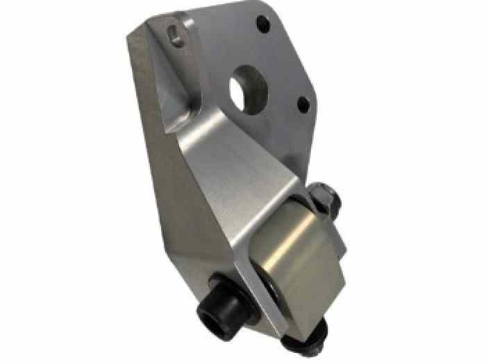 Support boîte avant Clio GrA ou F2000 1