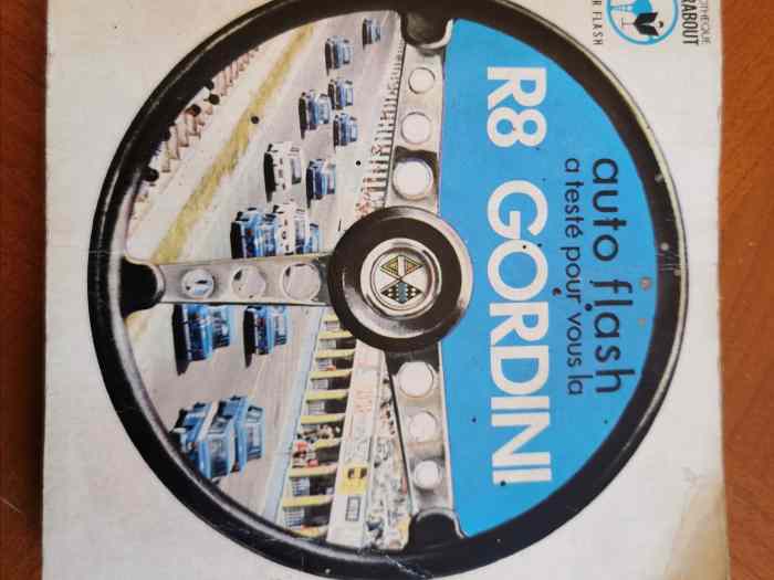 CACHE CENTRAL VOLANT R8 GORDINI + LIVRETS 2