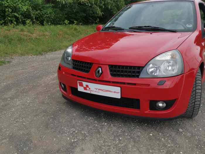 Clio 2 rs trophy 182 1