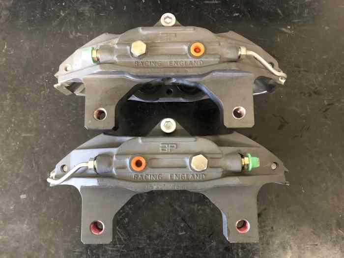 RARE 2 ÉTRIERS AP RACING CP3307 NEUFS 4
