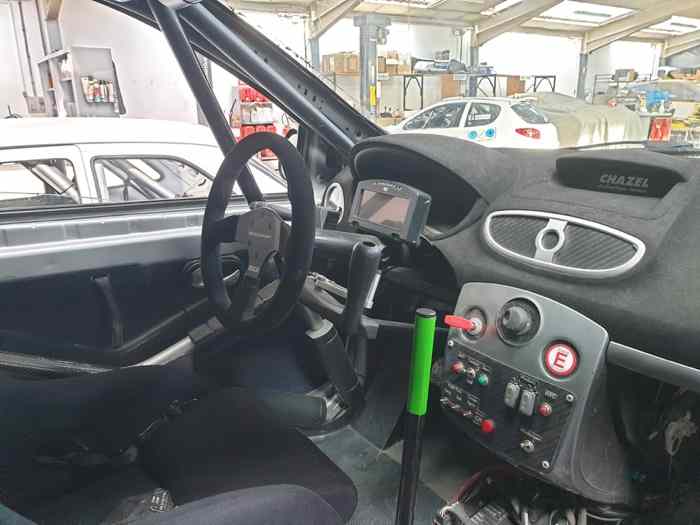 Magnifique Clio R3 230 CH + évos MAX – photo 6 sur 6