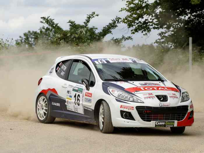 Peugeot 207 R3T matériels inclus 1