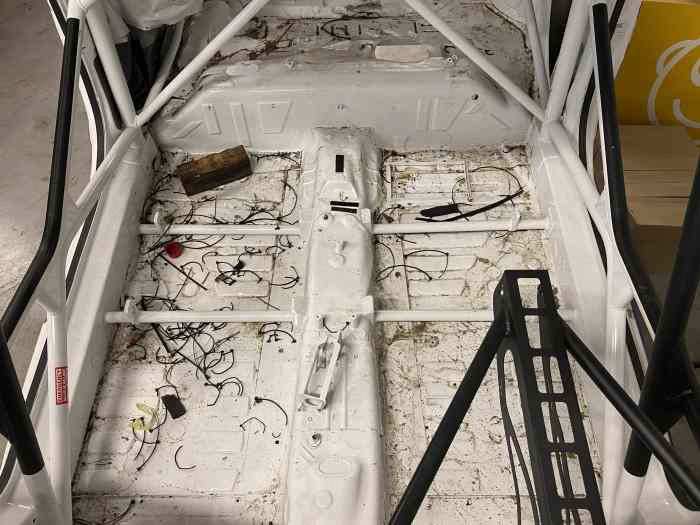 Caisse Arceautee Accidentee 208 R2 1