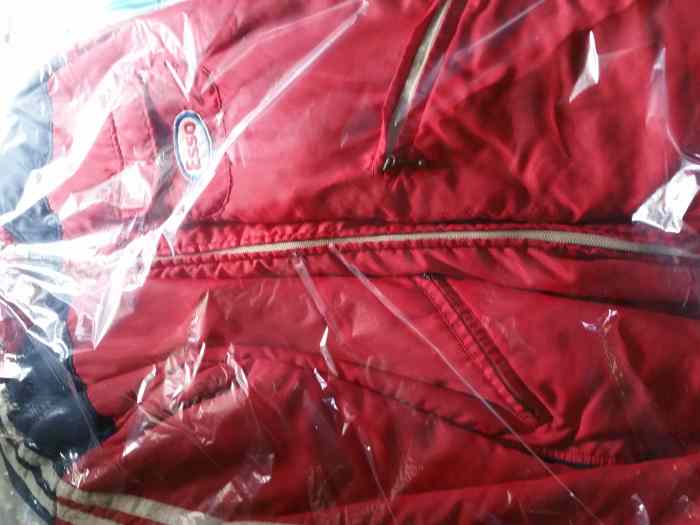 A vendre 9 blousons 1