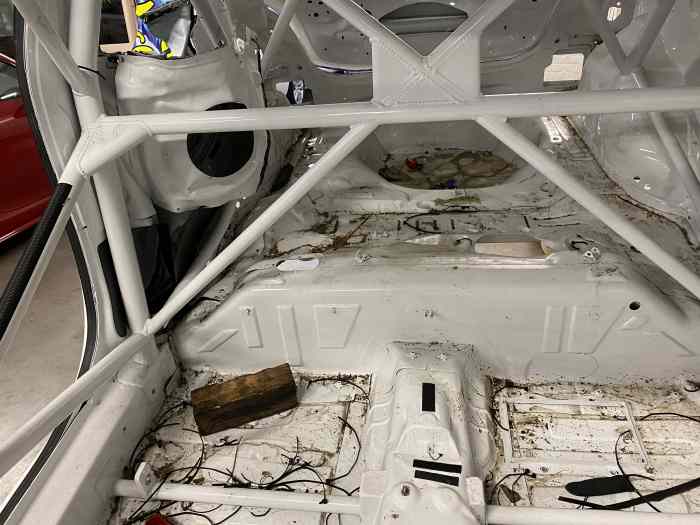 Caisse Arceautee Accidentee 208 R2 5