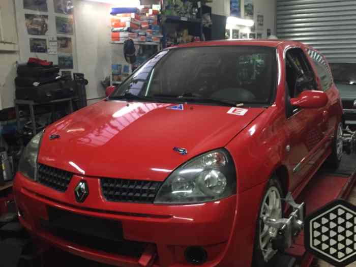 Vend Clio f2000 1