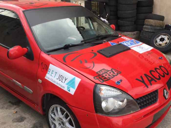 Vend Clio f2000 0