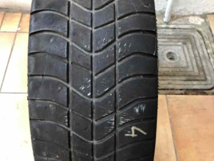 1 pneus Pirelli RE7 retaillé 200/625-17
