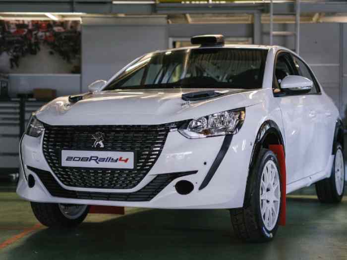 LOUE PEUGEOT 208 RALLY4