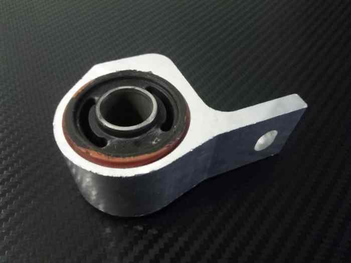Silentbloc renforcé arrière de triangle Peugeot 306 / Citroen Xsara ZX neuf 1