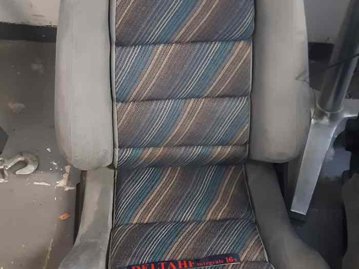 Lancia Delta Integrale HF sièges et intérieur 2