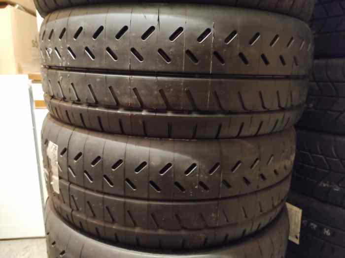 2 pneus Michelin 16’ neufs P01 0