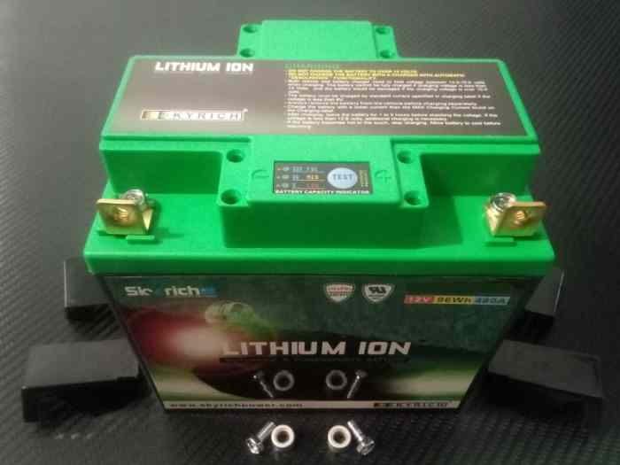 Batterie Lithium Ion Skyrich 12v 30Ah 480A 1,88kg + support alu + chargeur neuf 1