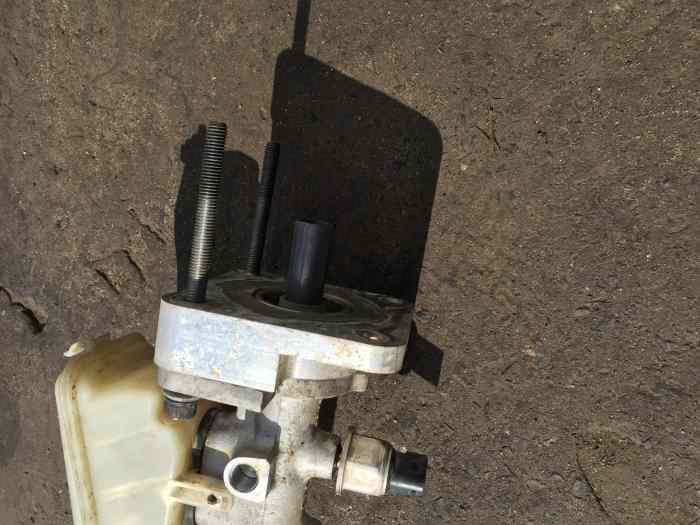Adaptateur pompe de freins Citroën C2R2 Max 1