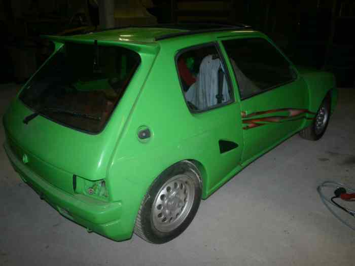 205 GTI POUR COURSE OU A RESTAURER 5