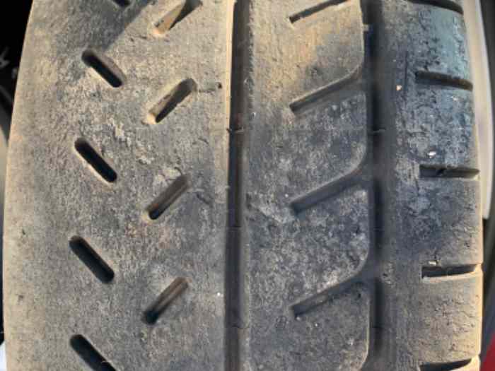 Pneus Michelin R31 - 16 1