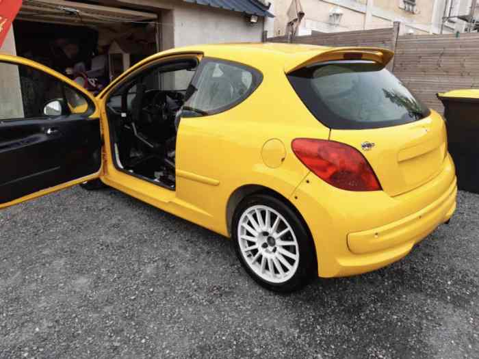 Vend PEUGEOT 207 RC 1