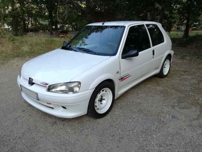 Peugeot 106 Rallye + lot de pièces 0