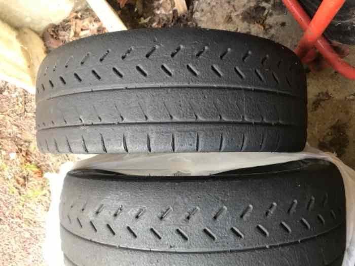 Vends pneus Michelin R21 17 pouces 3
