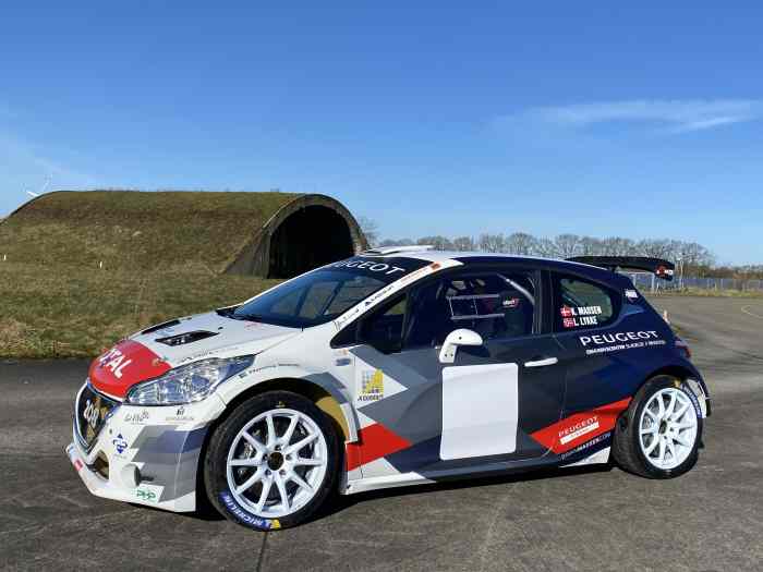 208 T16 R5 BRAND NEW 0
